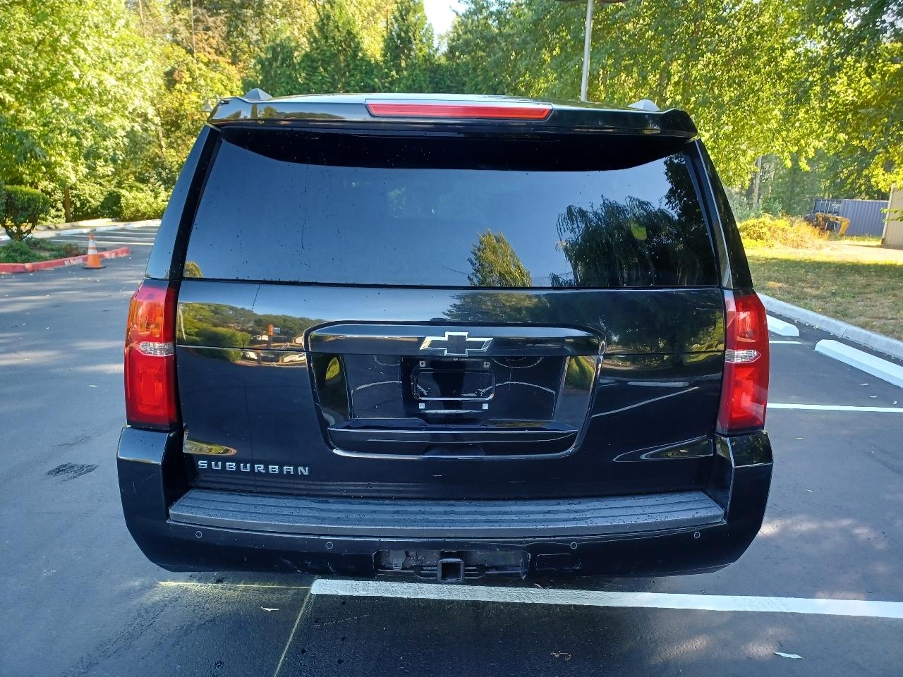 Chevrolet Suburban LT 1500 4WD 2015