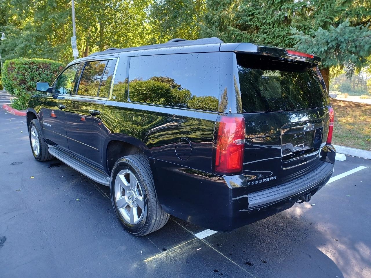 Chevrolet Suburban LT 1500 4WD 2015