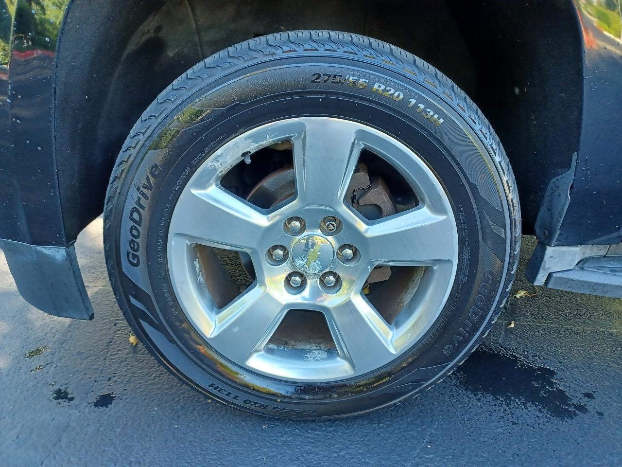 Chevrolet Suburban LT 1500 4WD 2015