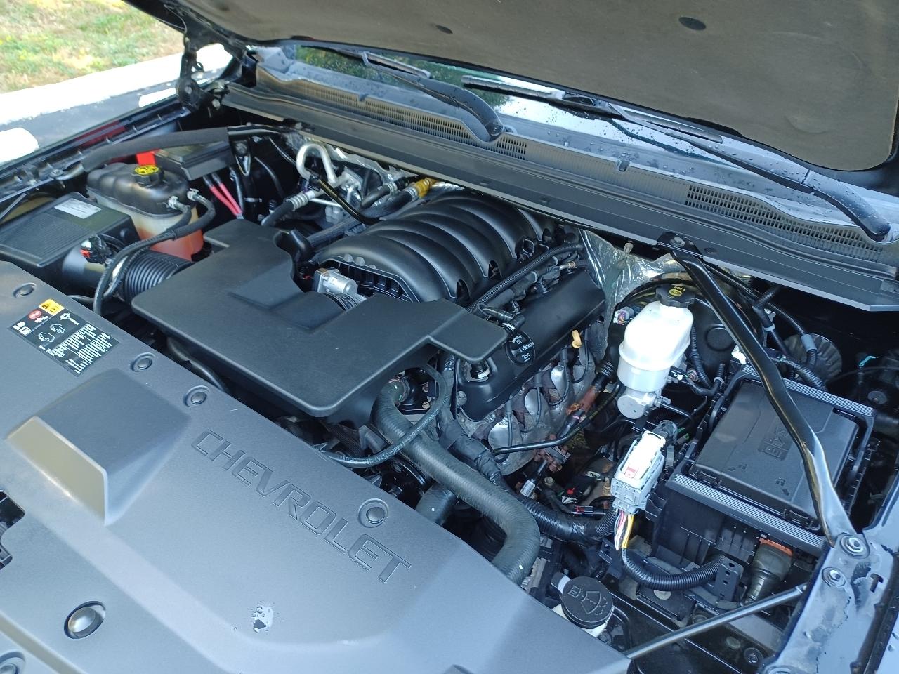Chevrolet Suburban LT 1500 4WD 2015