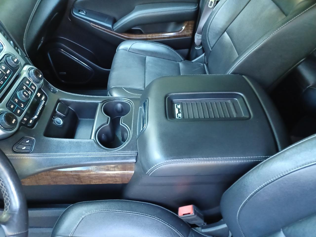 Chevrolet Suburban LT 1500 4WD 2015