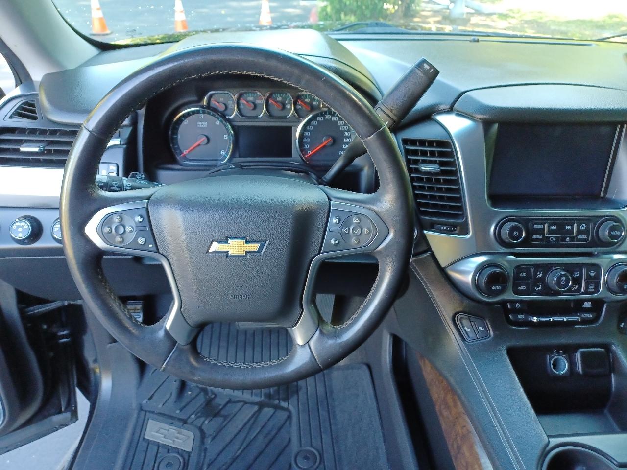 Chevrolet Suburban LT 1500 4WD 2015