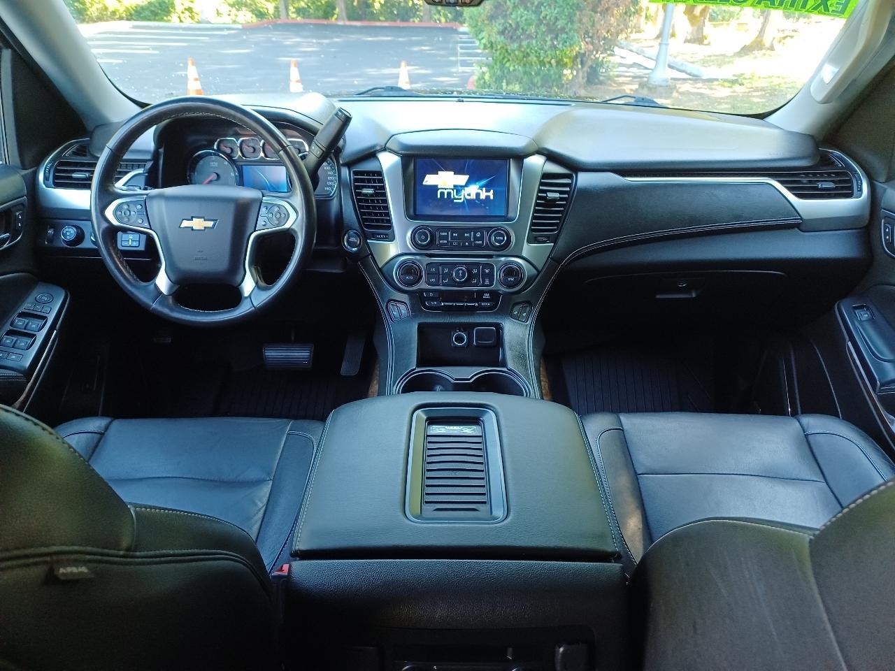 Chevrolet Suburban LT 1500 4WD 2015