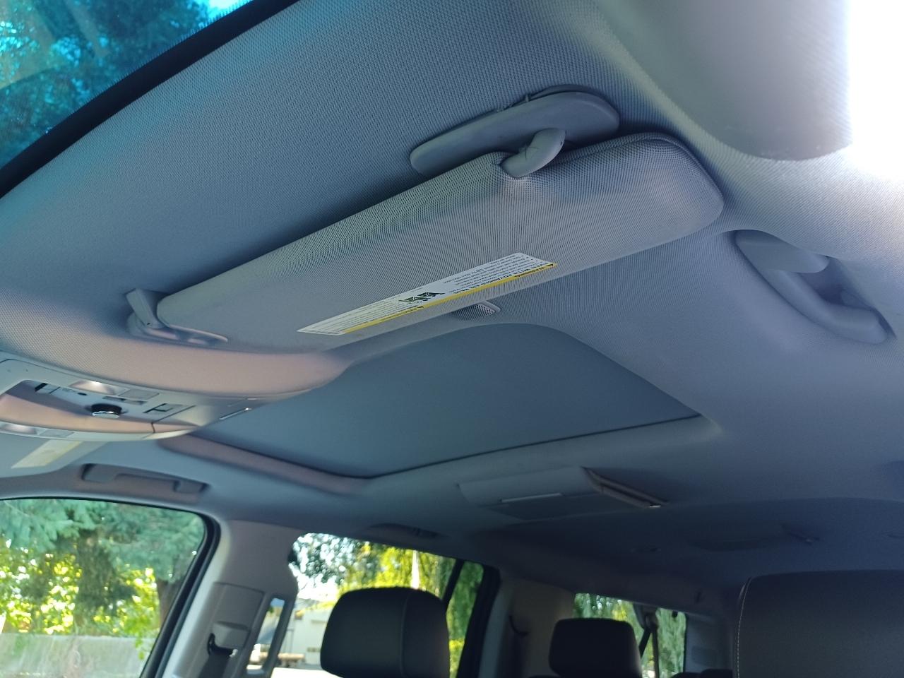 Chevrolet Suburban LT 1500 4WD 2015