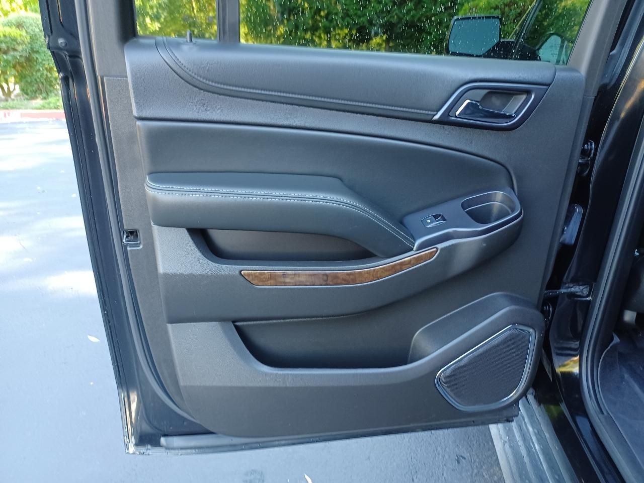 Chevrolet Suburban LT 1500 4WD 2015