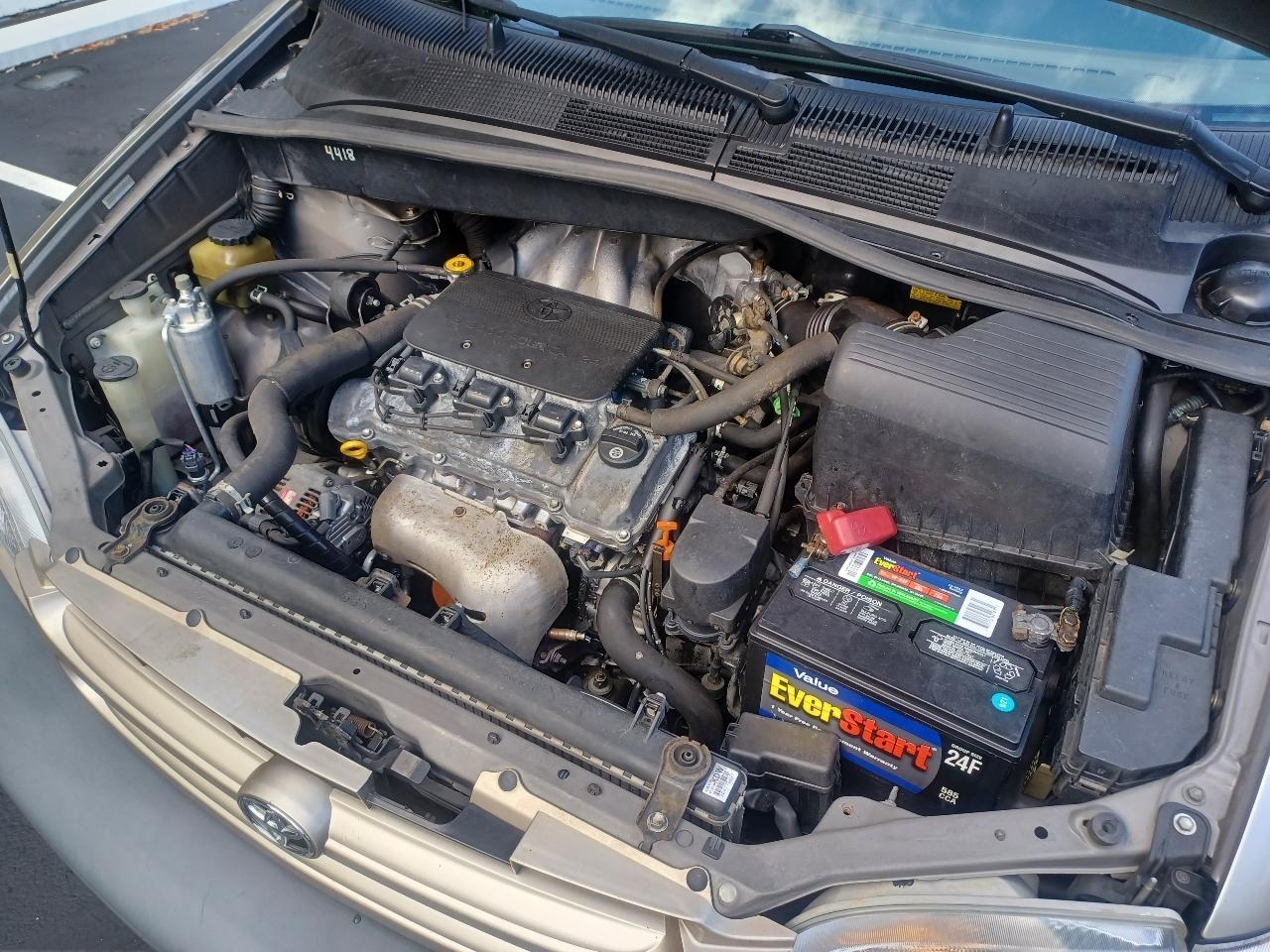 Toyota Sienna LE 4-Door 2000