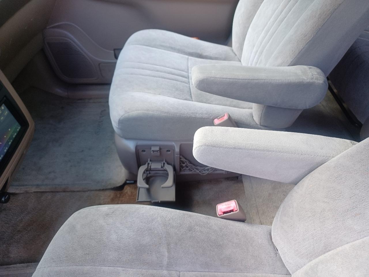 Toyota Sienna LE 4-Door 2000