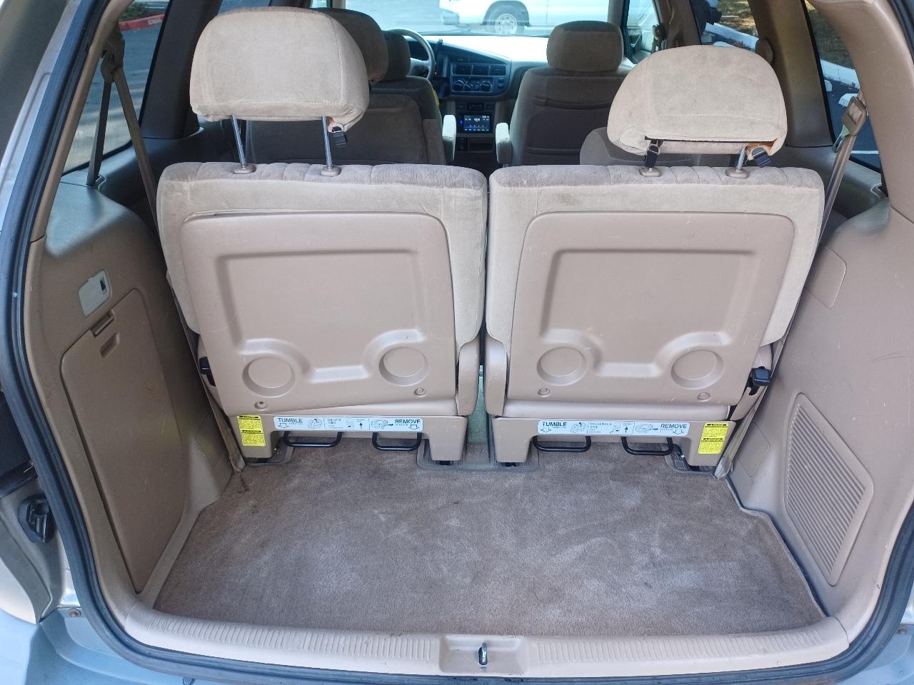 Toyota Sienna LE 4-Door 2000