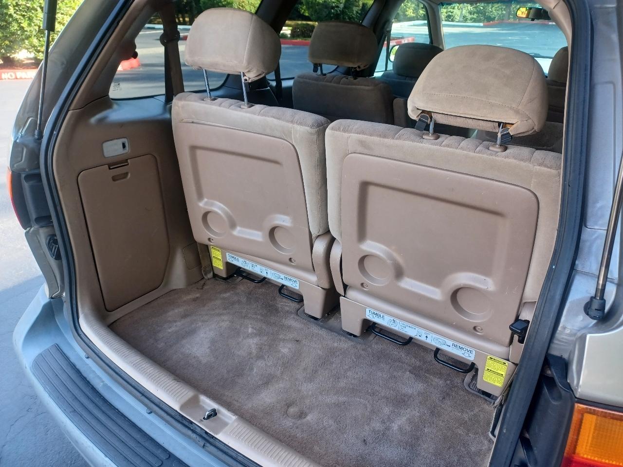 Toyota Sienna LE 4-Door 2000