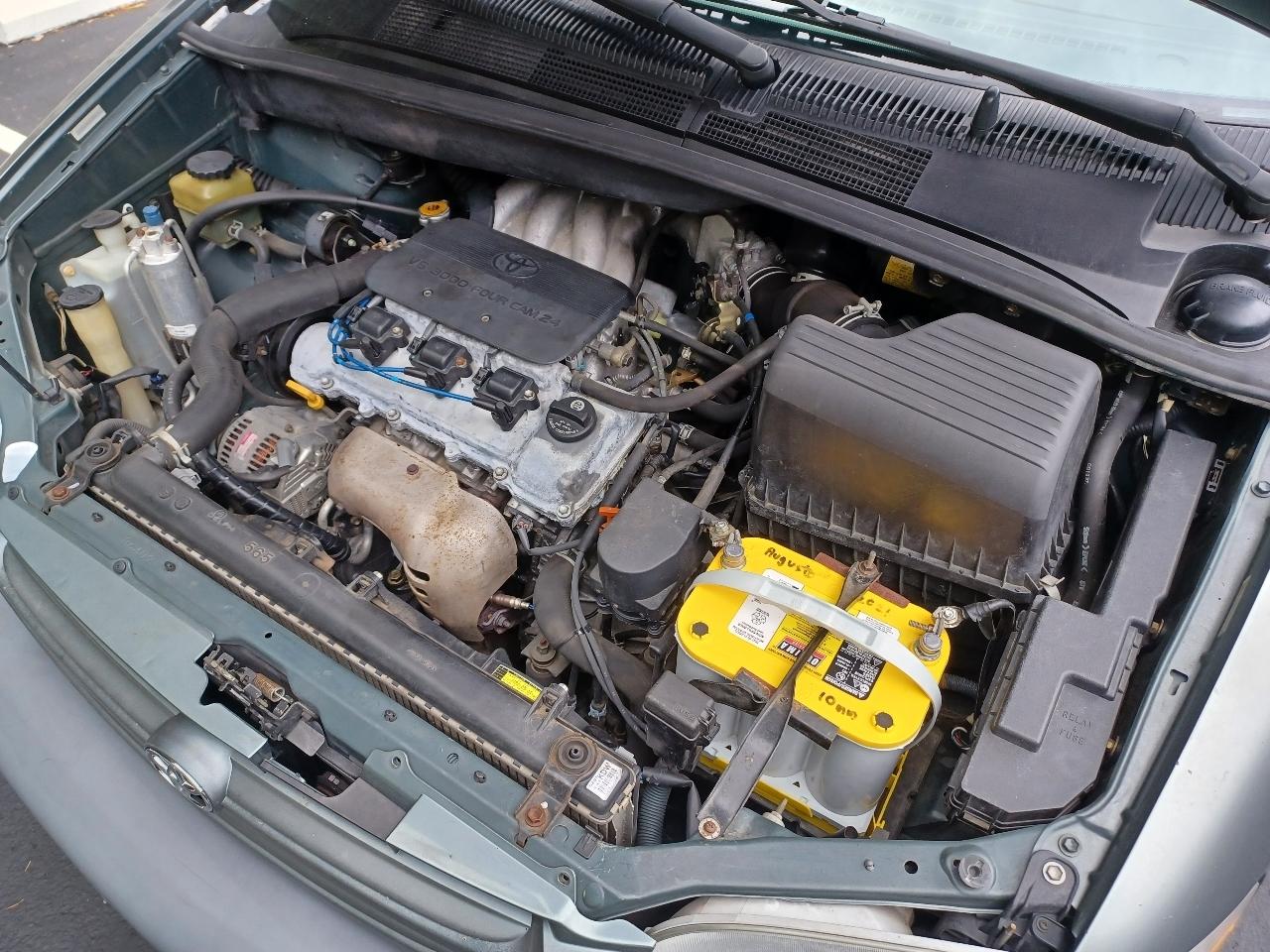 Toyota Sienna LE 4-Door 1998