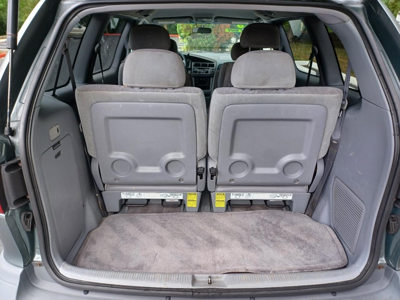 Toyota Sienna LE 4-Door 1998