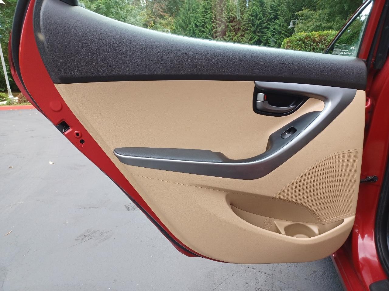 Hyundai Elantra Limited 2013
