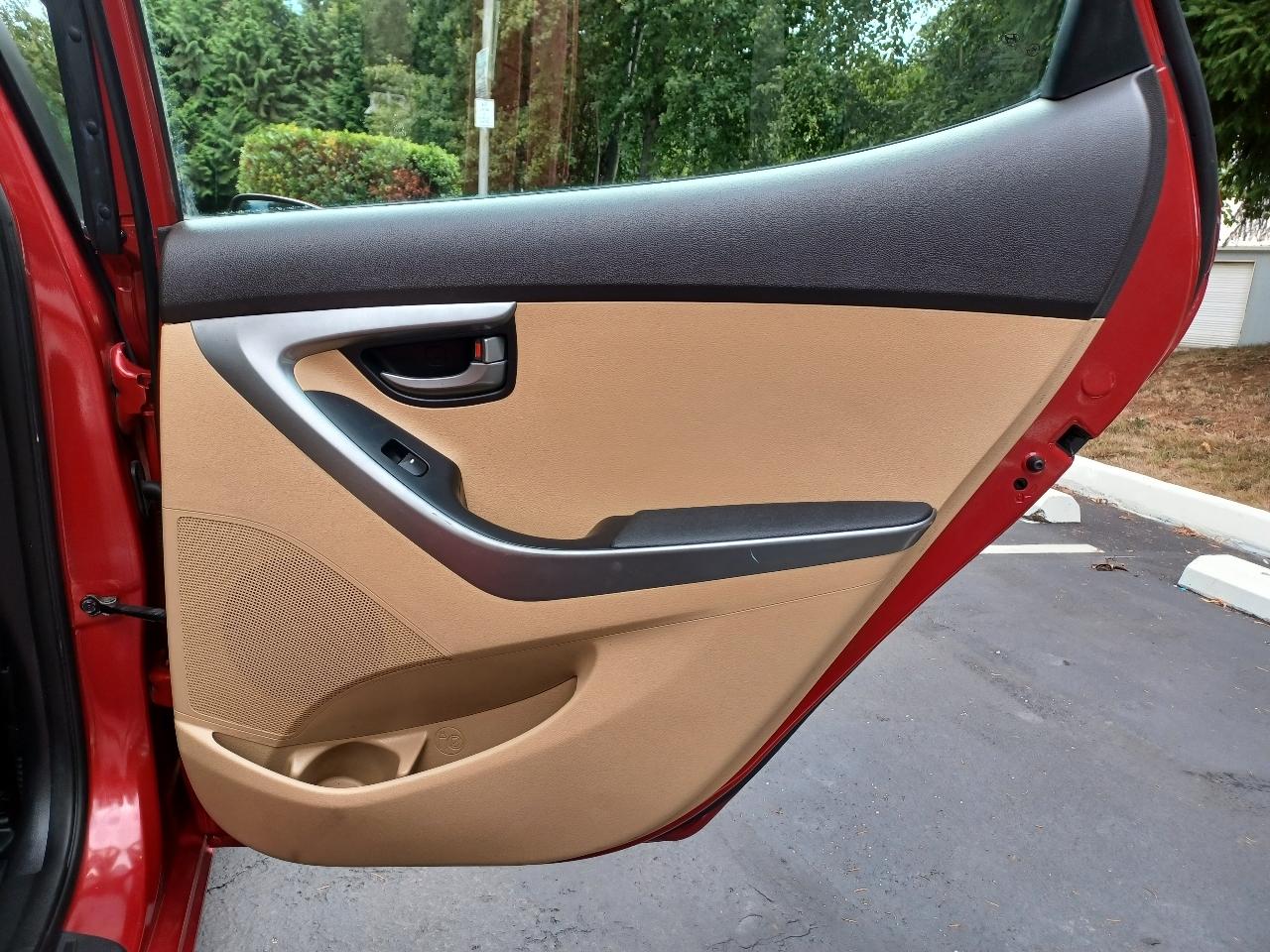 Hyundai Elantra Limited 2013