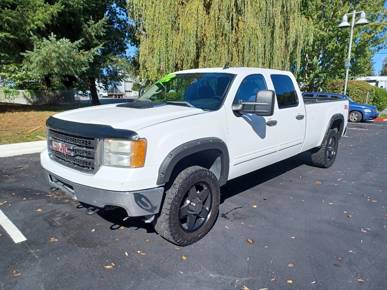 GMC Sierra 3500HD SLE Crew Cab 4WD 2011