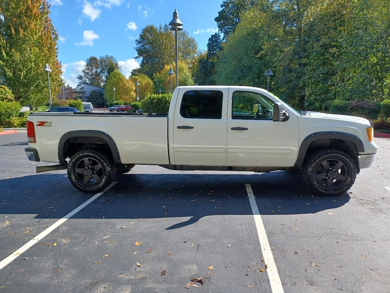 GMC Sierra 3500HD SLE Crew Cab 4WD 2011
