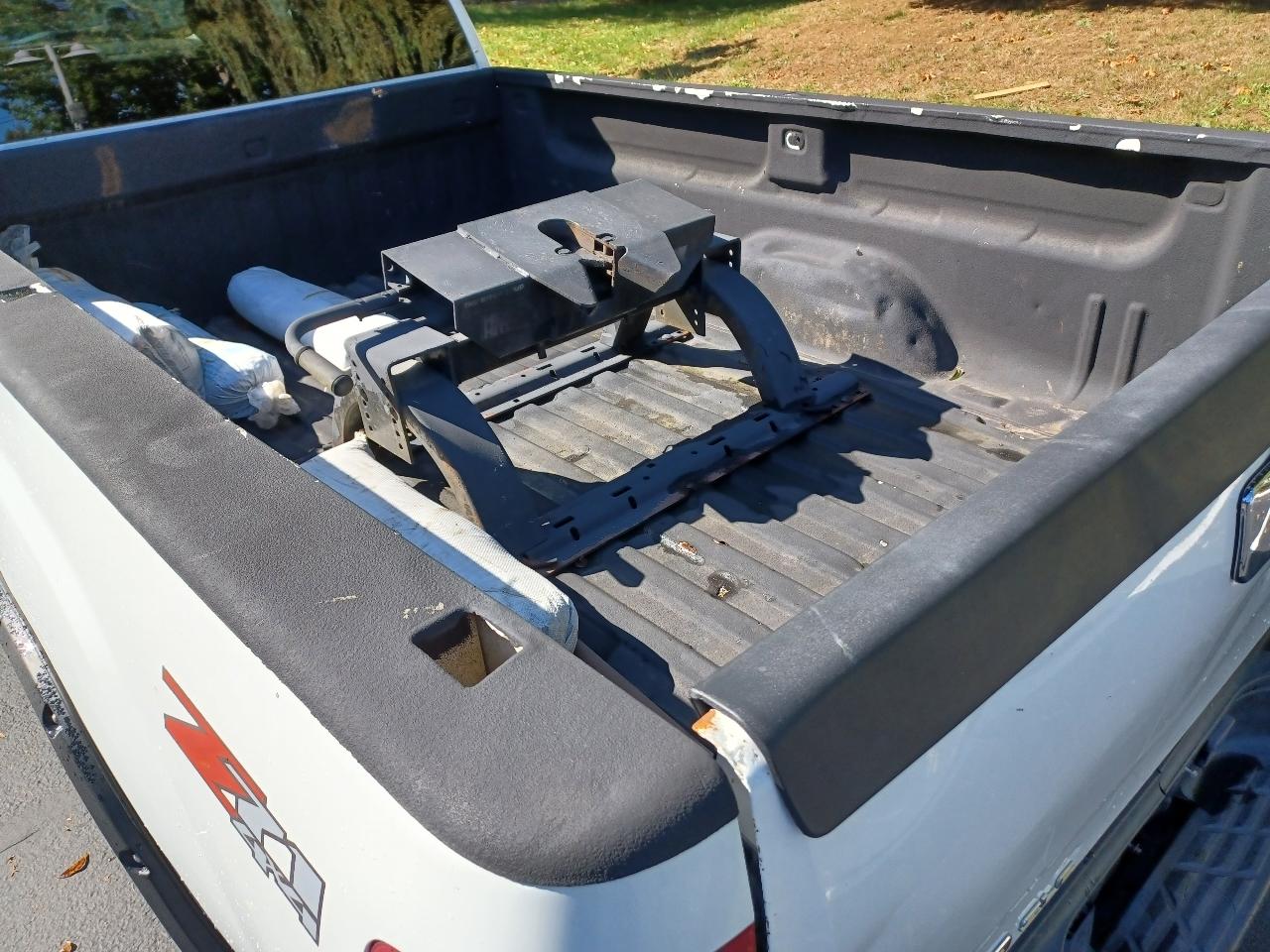 GMC Sierra 3500HD SLE Crew Cab 4WD 2011