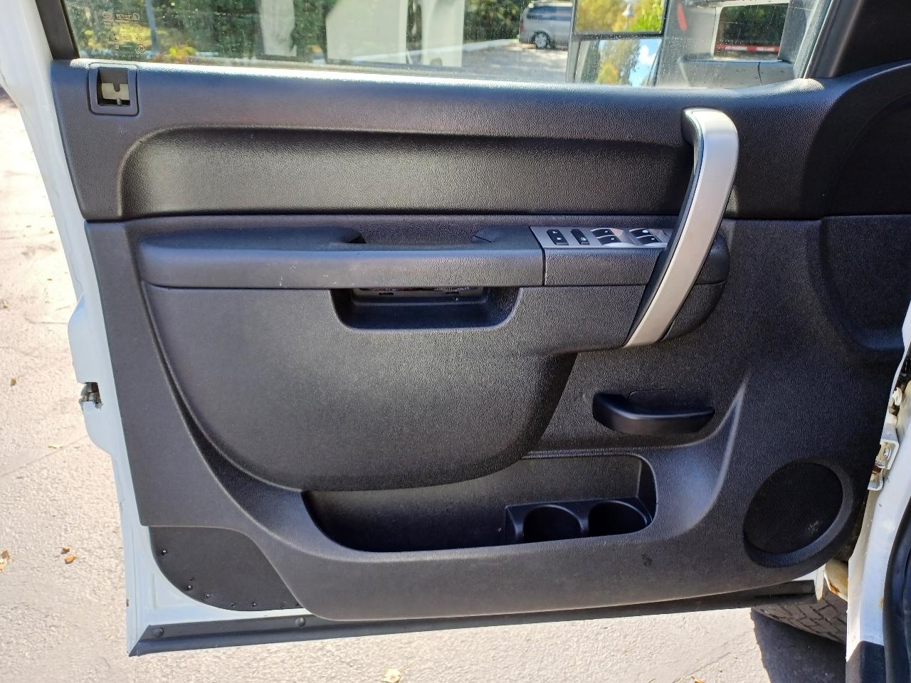 GMC Sierra 3500HD SLE Crew Cab 4WD 2011