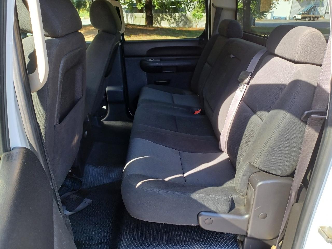 GMC Sierra 3500HD SLE Crew Cab 4WD 2011