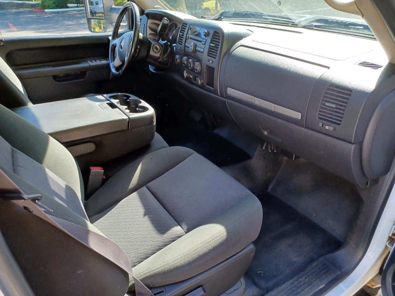 GMC Sierra 3500HD SLE Crew Cab 4WD 2011