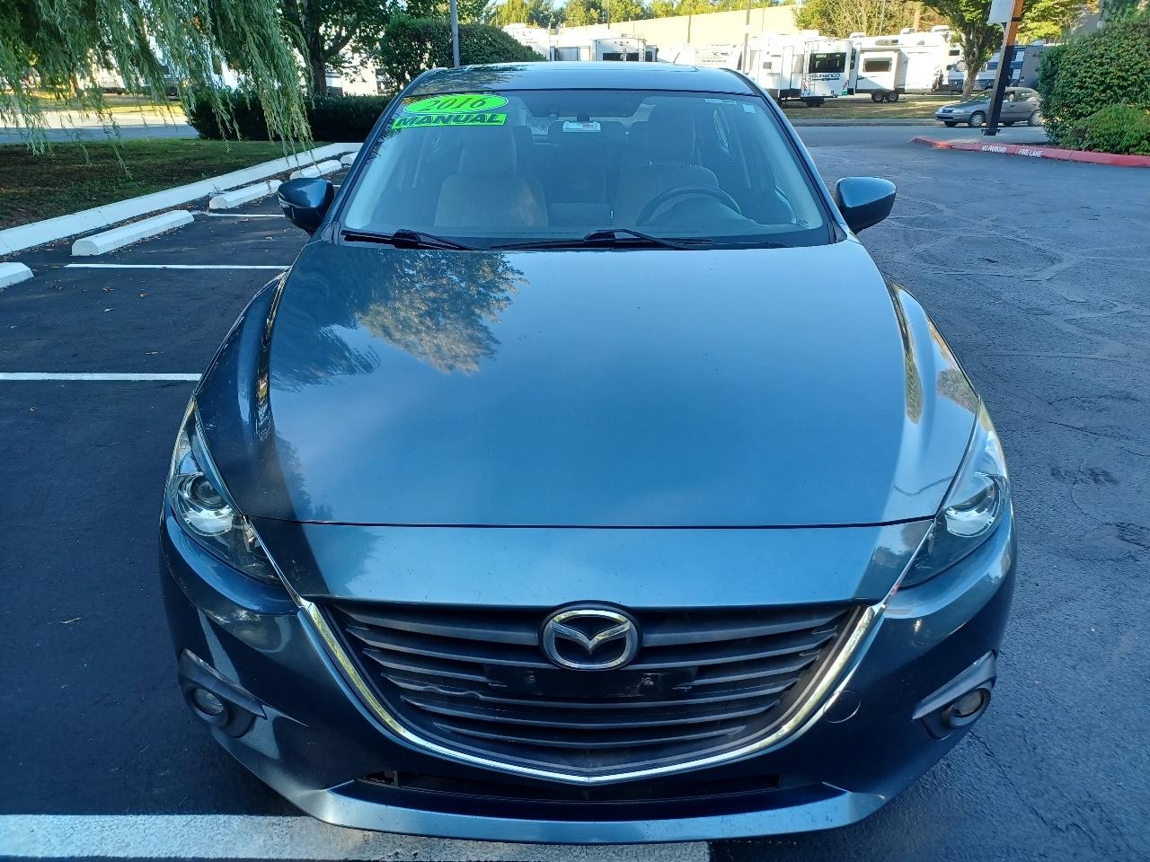 Mazda MAZDA3 i Grand Touring MT 5-Door 2016