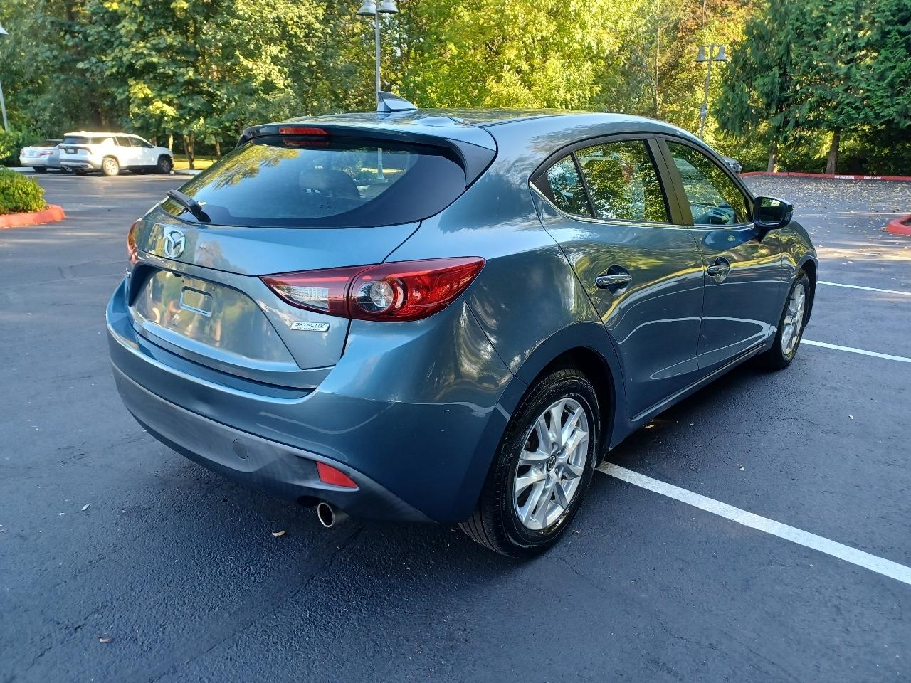 Mazda MAZDA3 i Grand Touring MT 5-Door 2016