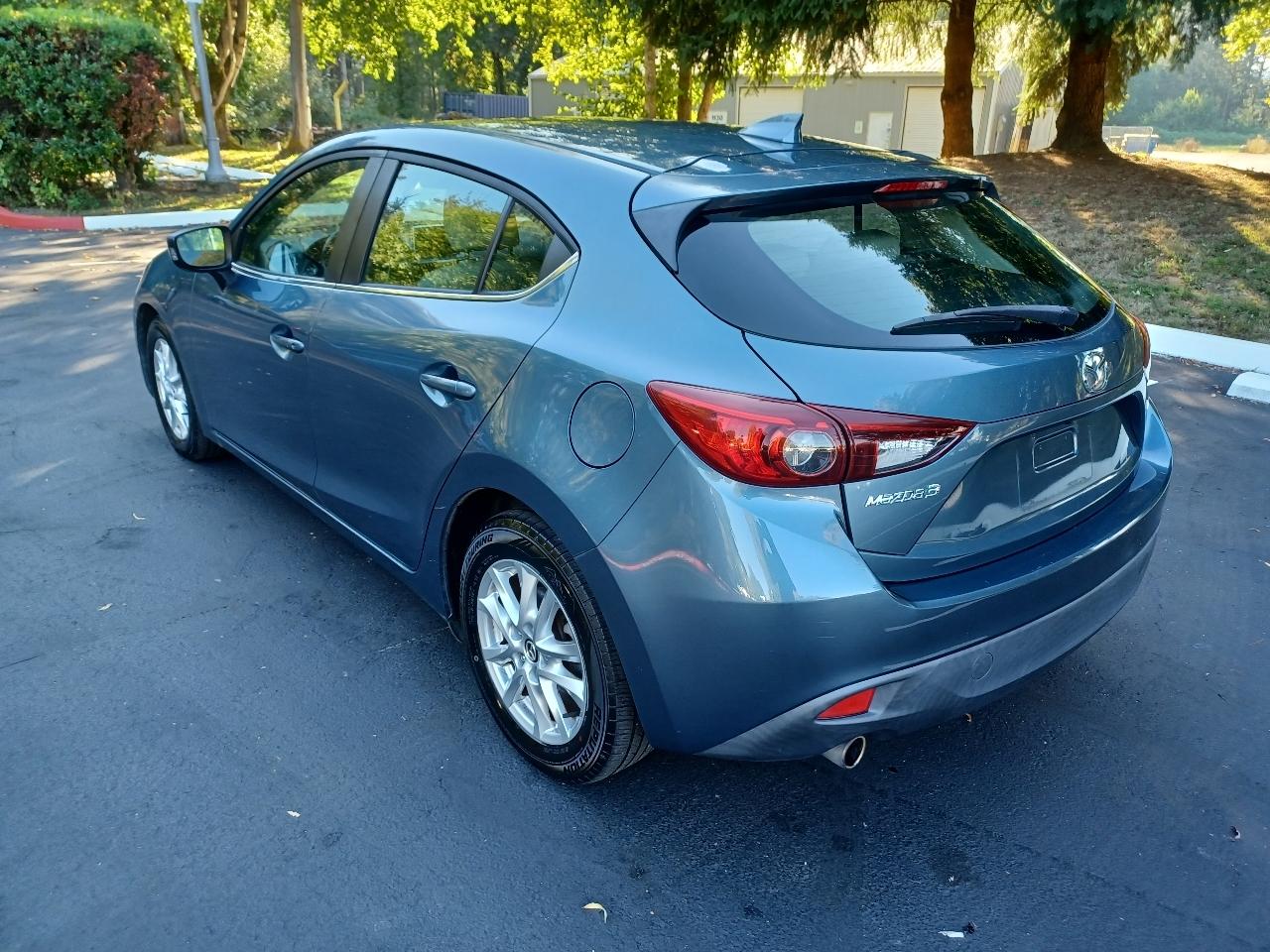 Mazda MAZDA3 i Grand Touring MT 5-Door 2016