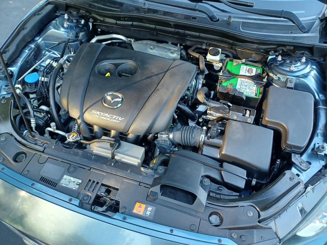 Mazda MAZDA3 i Grand Touring MT 5-Door 2016