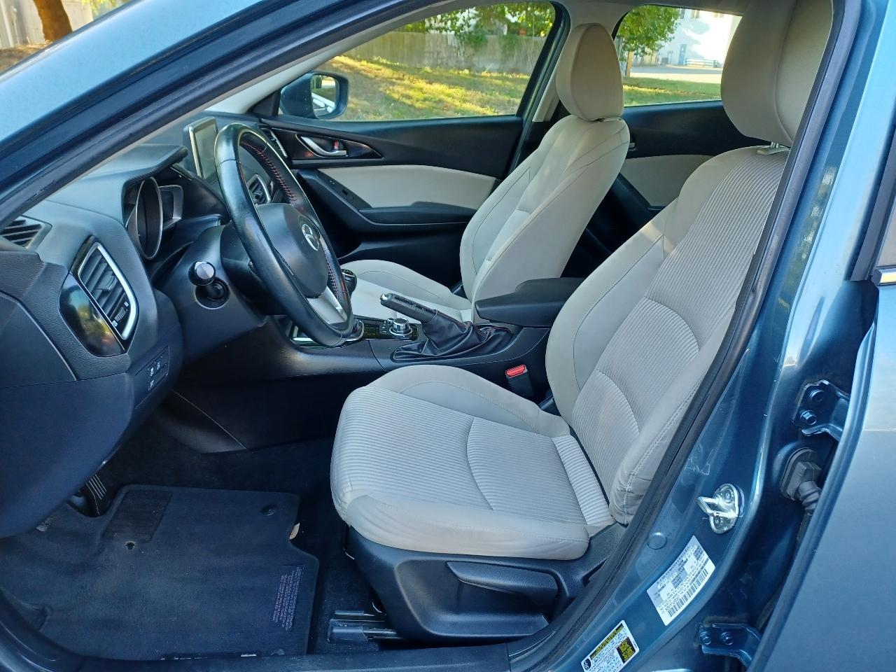 Mazda MAZDA3 i Grand Touring MT 5-Door 2016