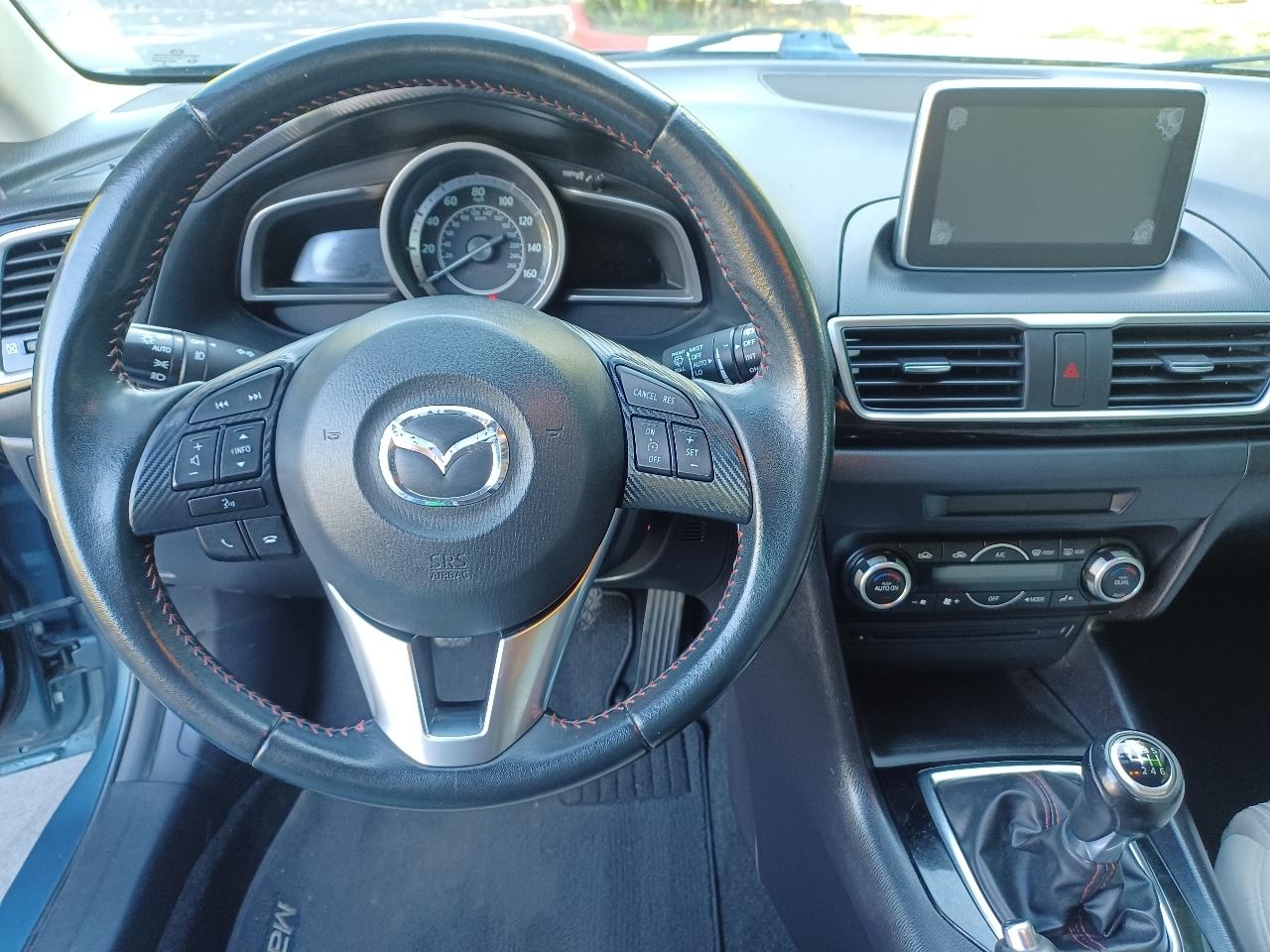 Mazda MAZDA3 i Grand Touring MT 5-Door 2016