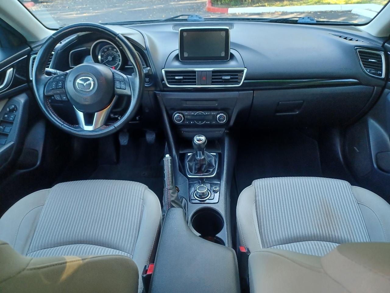 Mazda MAZDA3 i Grand Touring MT 5-Door 2016
