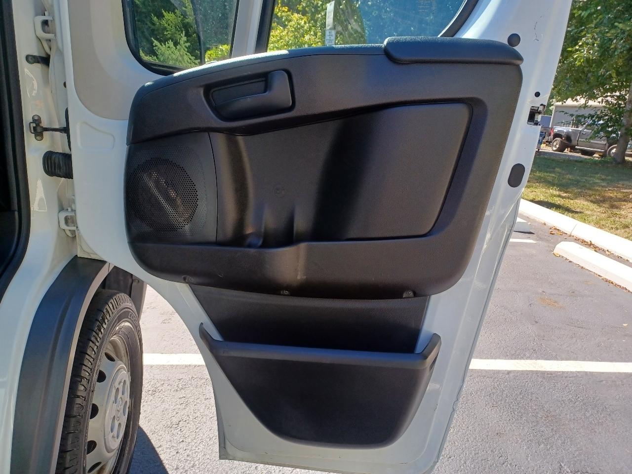 RAM Promaster 1500 High Roof Tradesman 136-in. WB 2015