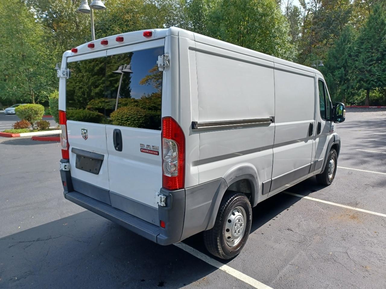 RAM Promaster 1500 Low Roof Tradesman 136-in. WB 2017