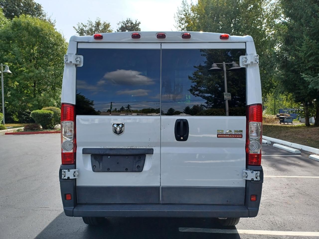 RAM Promaster 1500 Low Roof Tradesman 136-in. WB 2017