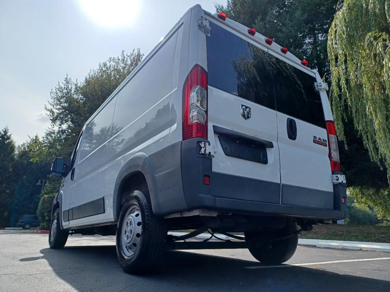 RAM Promaster 1500 Low Roof Tradesman 136-in. WB 2017