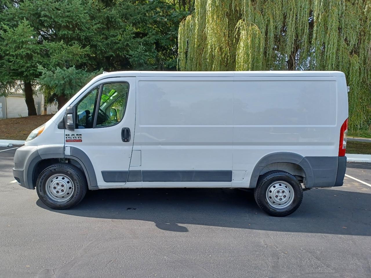 RAM Promaster 1500 Low Roof Tradesman 136-in. WB 2017
