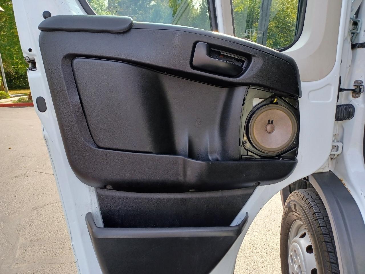 RAM Promaster 1500 Low Roof Tradesman 136-in. WB 2017