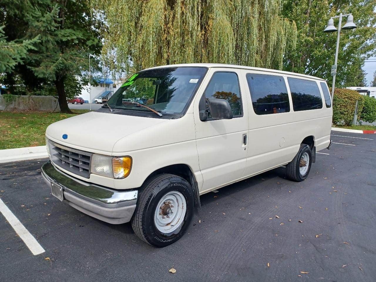 Ford Club Wagon XL Super 1996