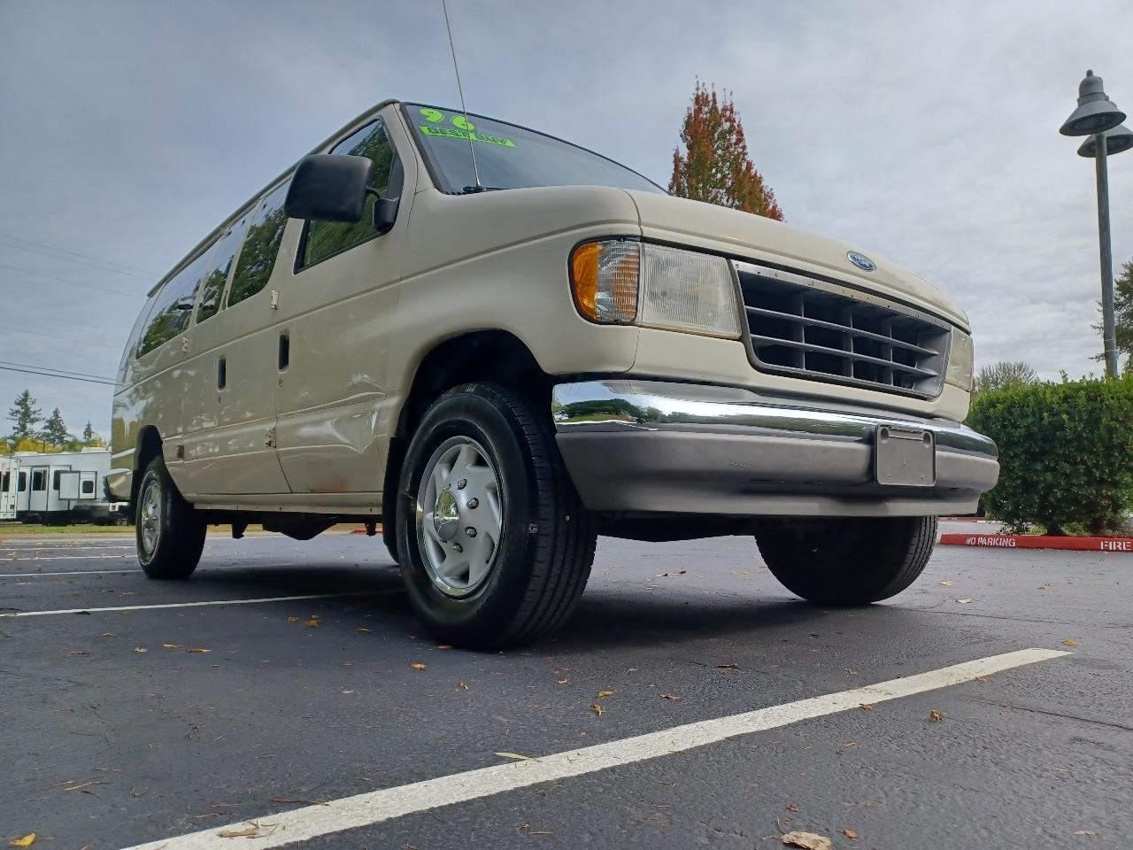 Ford Club Wagon XL Super 1996