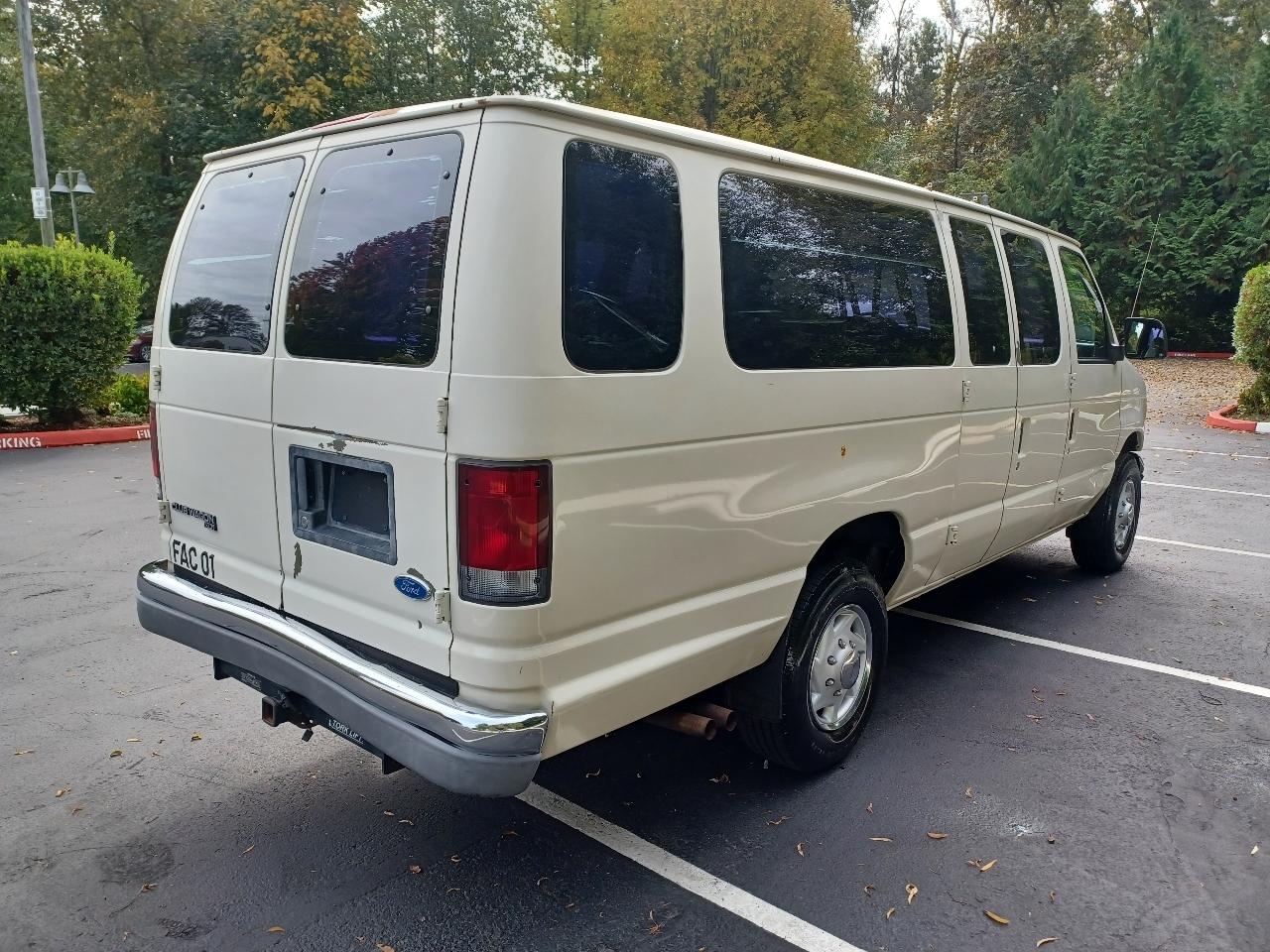 Ford Club Wagon XL Super 1996