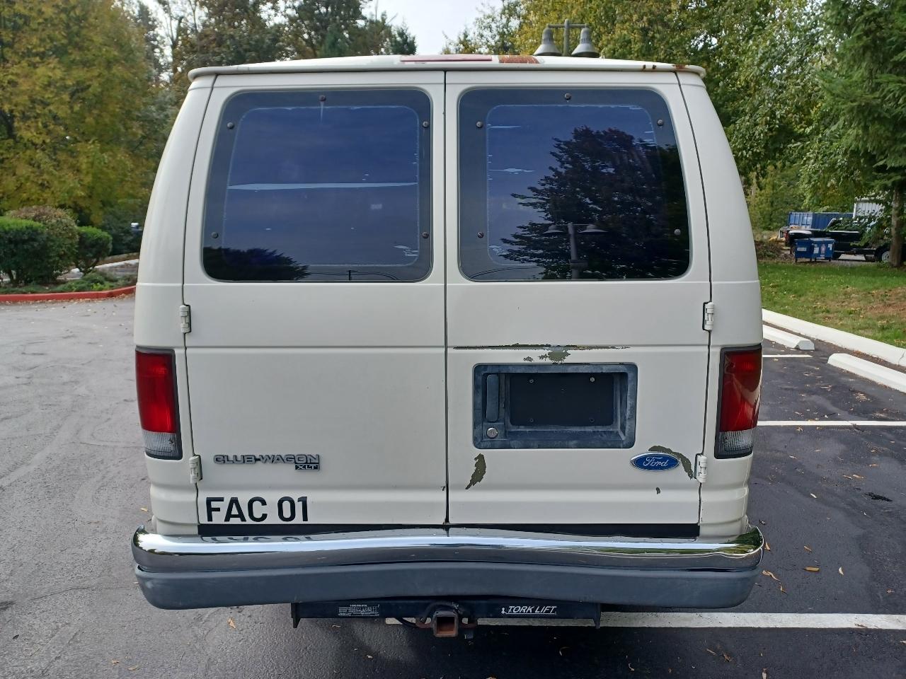Ford Club Wagon XL Super 1996