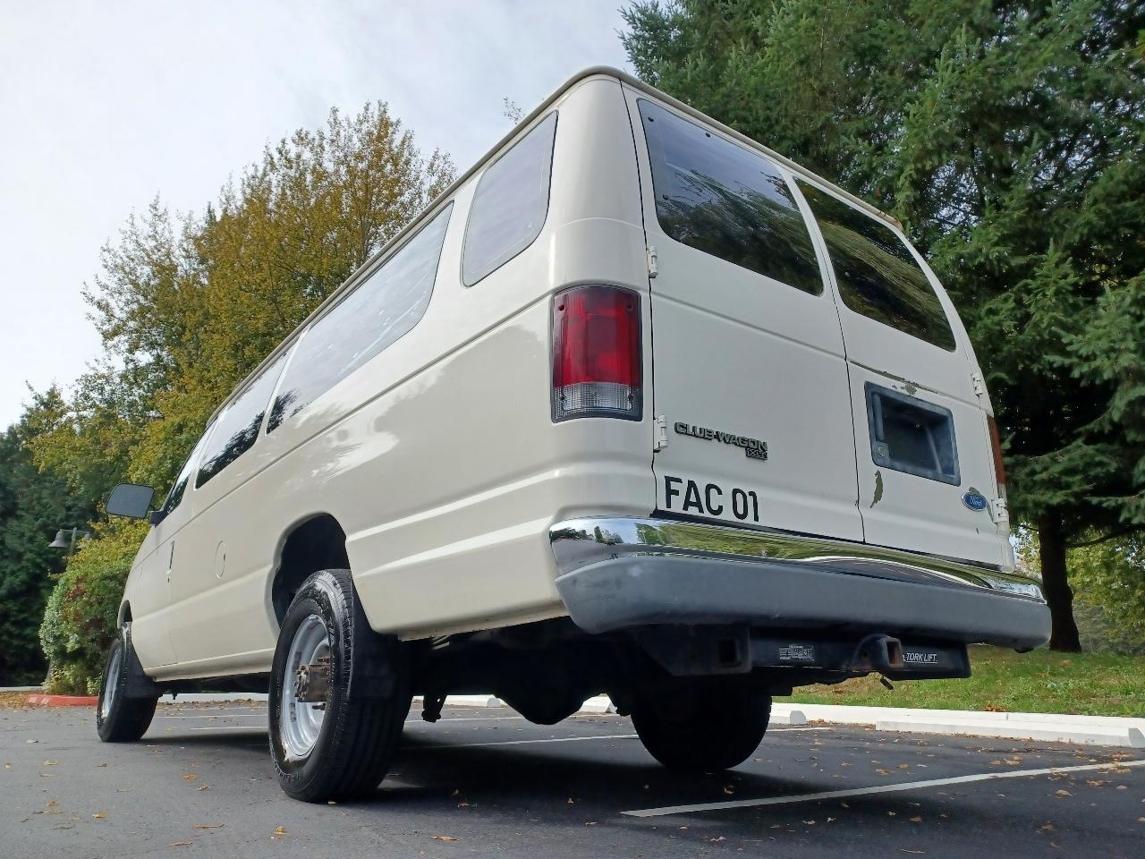 Ford Club Wagon XL Super 1996