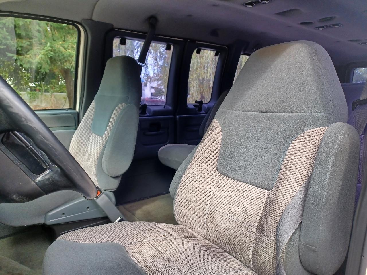 Ford Club Wagon XL Super 1996