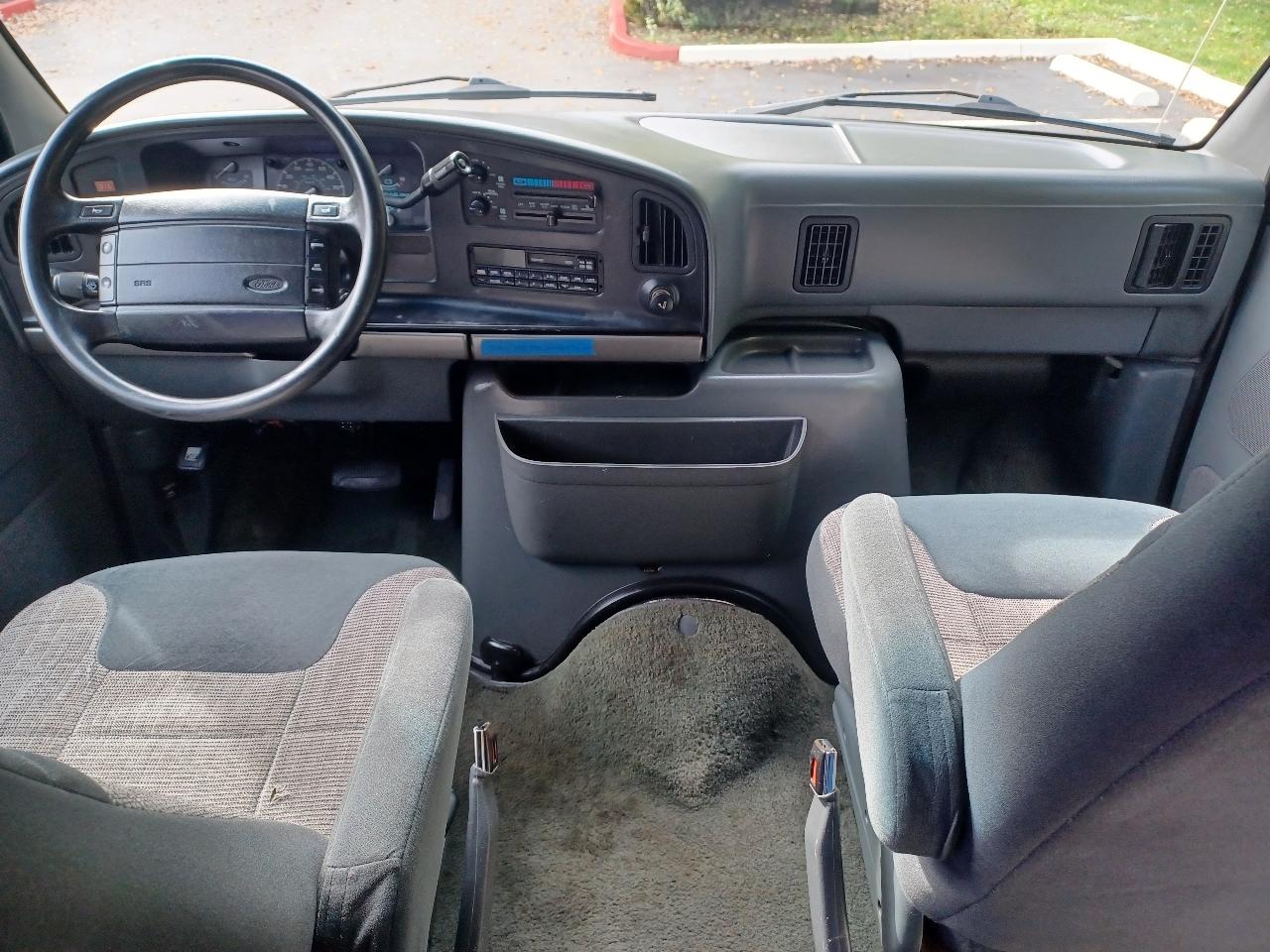 Ford Club Wagon XL Super 1996