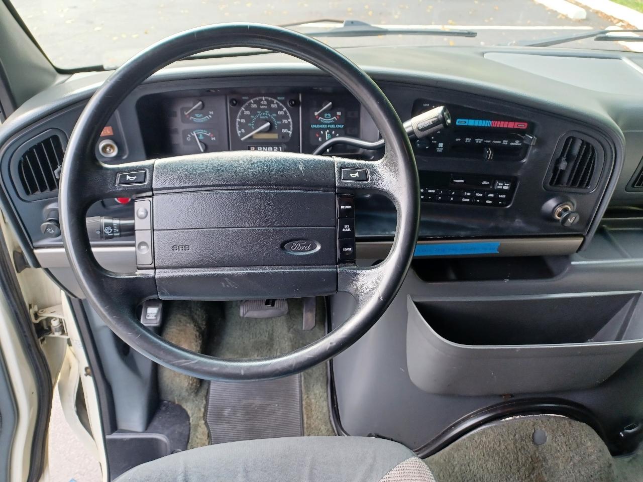 Ford Club Wagon XL Super 1996