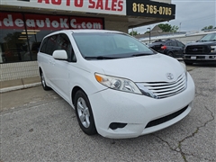 2017 Toyota Sienna 