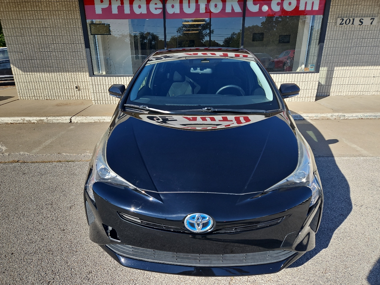 Toyota Prius Three 2016 Toyota Prius Three 2016