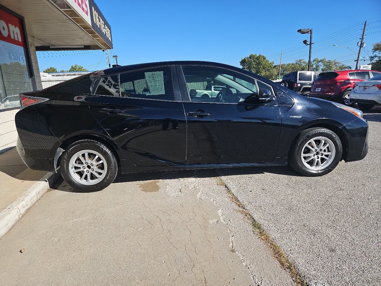 Toyota Prius Three 2016 Toyota Prius Three 2016