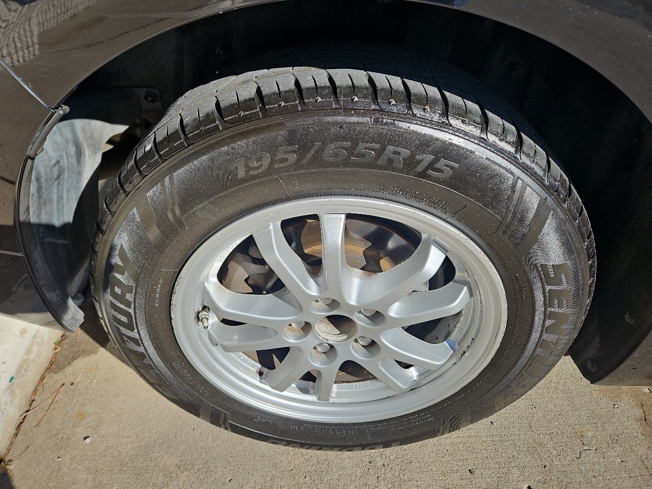 Toyota Prius Three 2016 Toyota Prius Three 2016