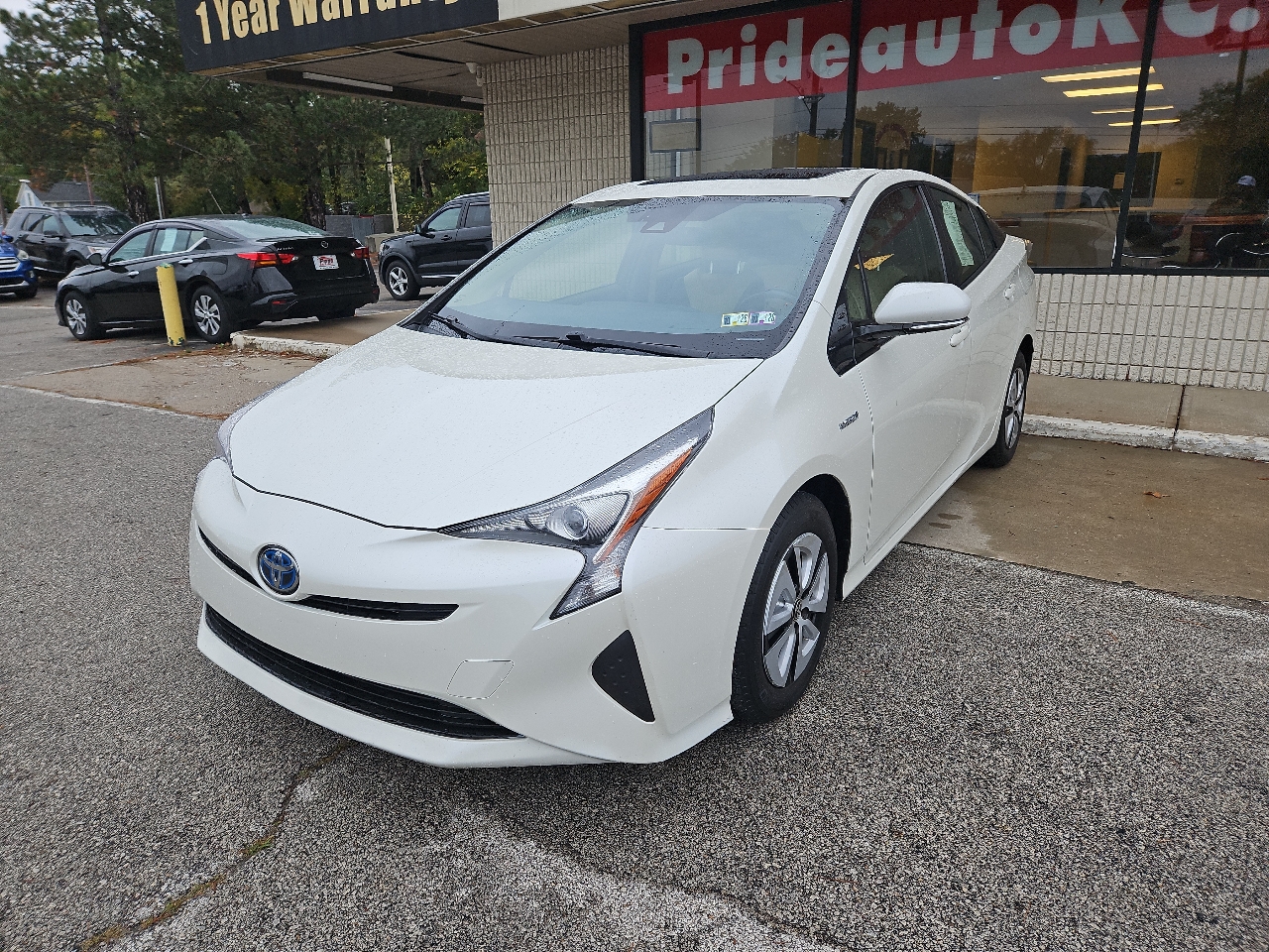 Toyota Prius Three 2016 Toyota Prius Three 2016