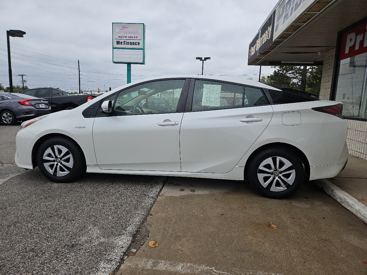 Toyota Prius Three 2016 Toyota Prius Three 2016